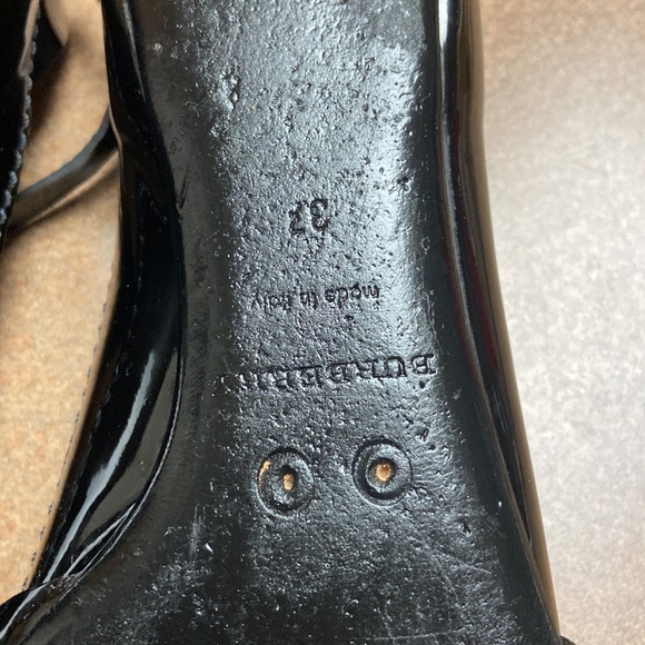 Burberry Open Toe Ankle Straps - Picture 11 of 12